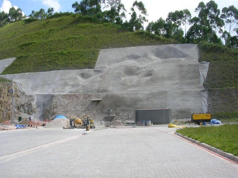 Aplicação de concreto projetado