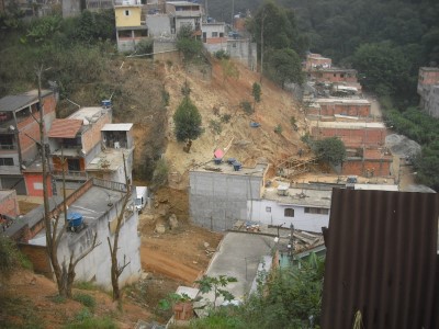 Kallas engenharia solo grampeado misto com revestimento em grama e concreto projetado